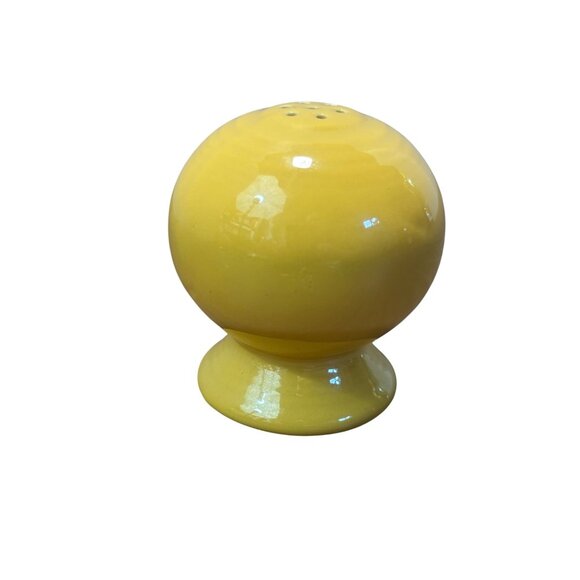 Fiesta Ware 7 Hole Ball Salt or Pepper Shaker Yellow Round Shape Vintage 1950s - Picture 1 of 6